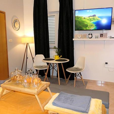 Apartment Laura Сень Экстерьер фото