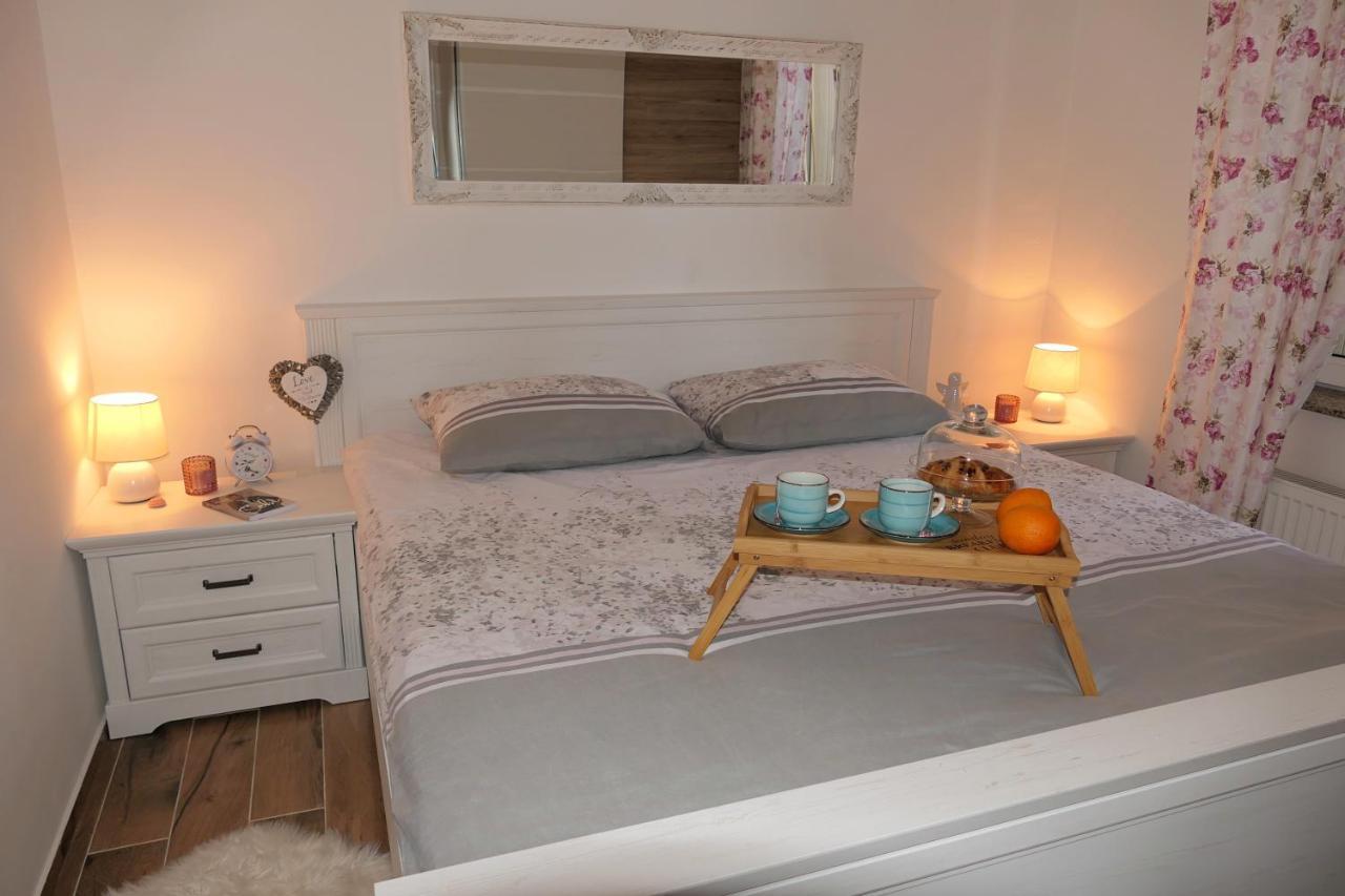 Apartment Laura Сень Экстерьер фото