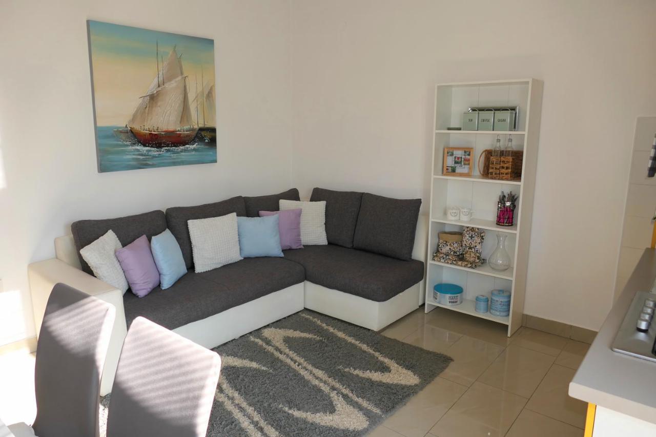 Apartment Laura Сень Экстерьер фото