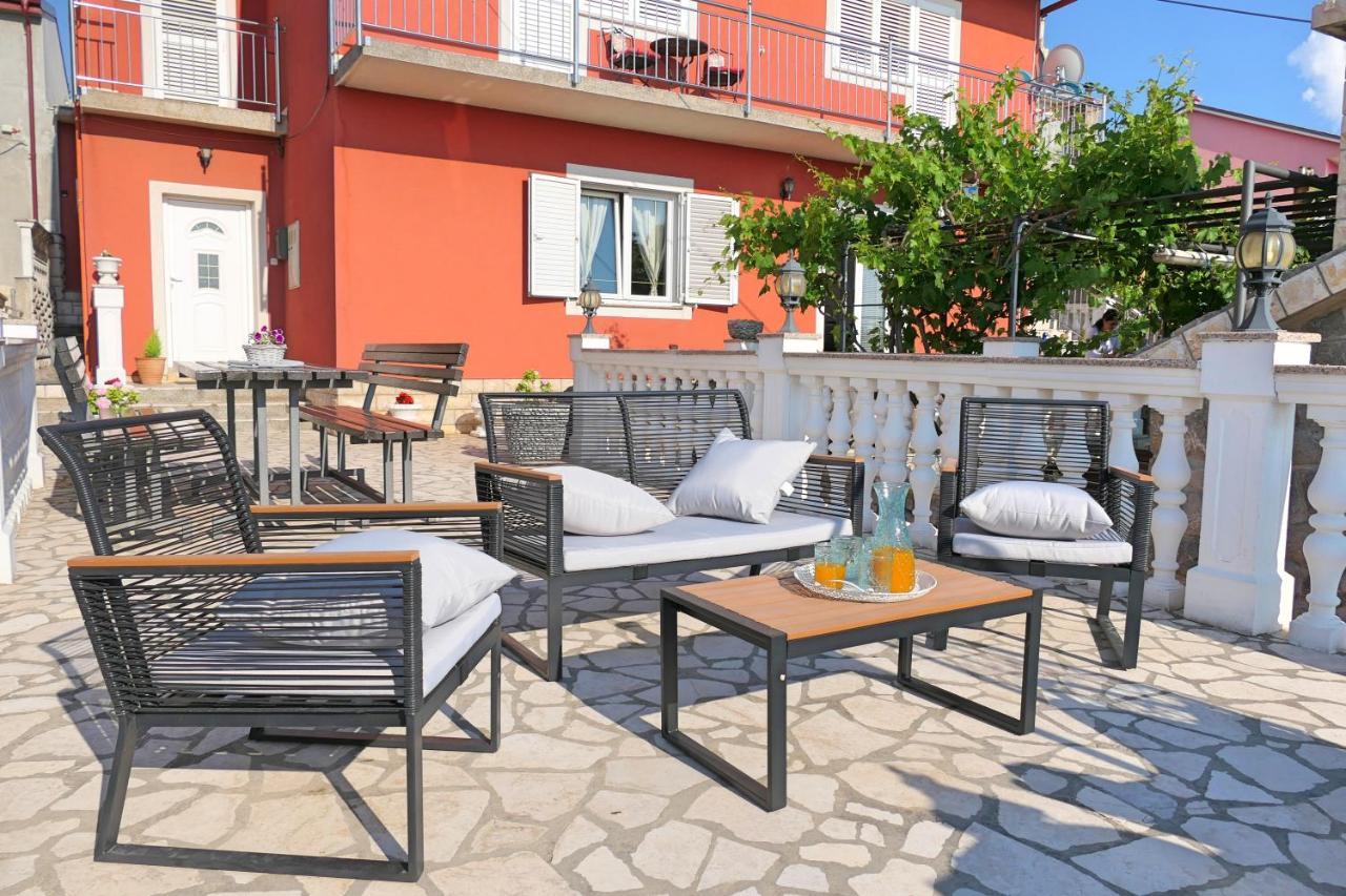 Apartment Laura Сень Экстерьер фото