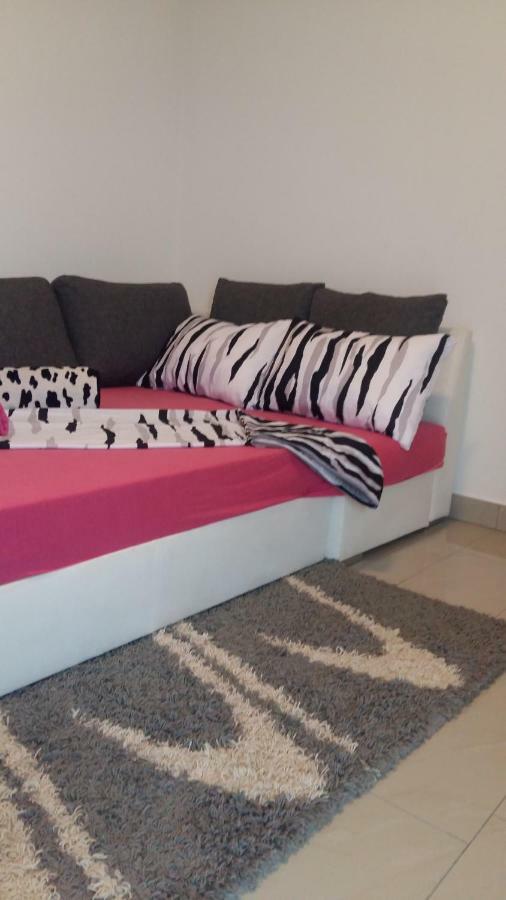 Apartment Laura Сень Экстерьер фото