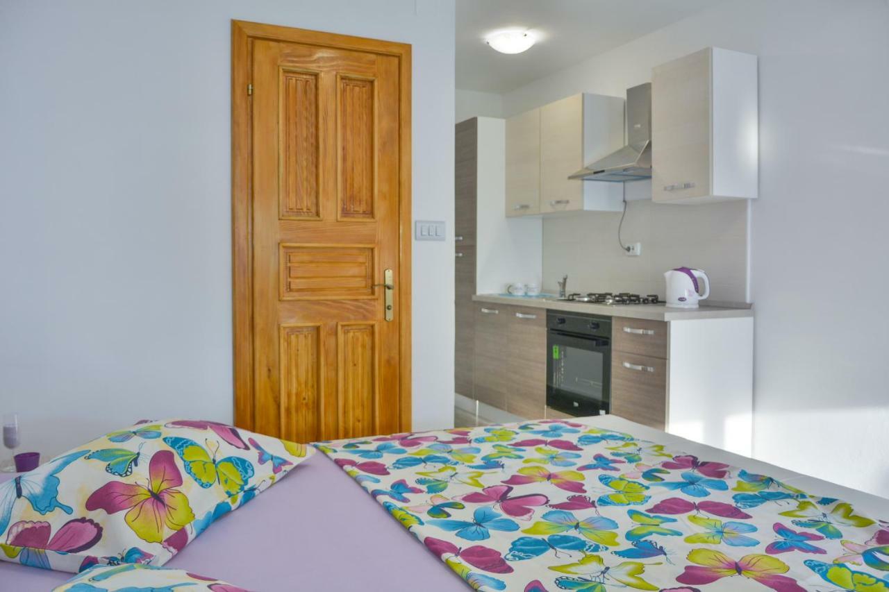 Apartment Laura Сень Экстерьер фото