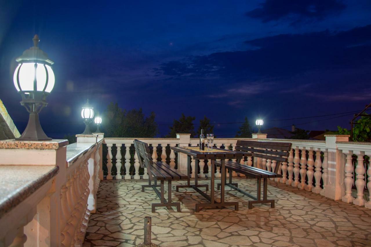 Apartment Laura Сень Экстерьер фото